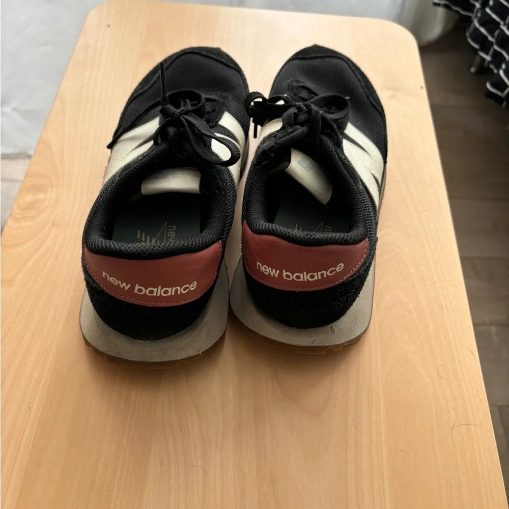 new balance trainers size 8 - Picture 2 of 3